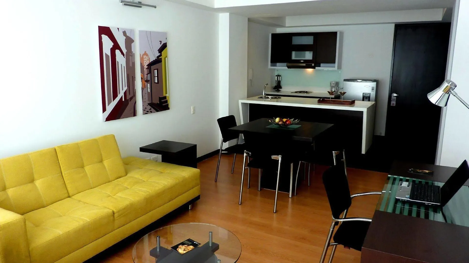 Hotel Continental Bluedoors Bogota